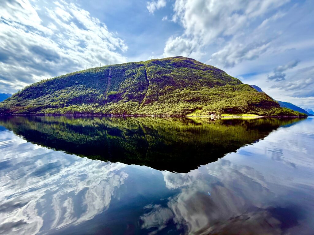 Sykklven  Reflection