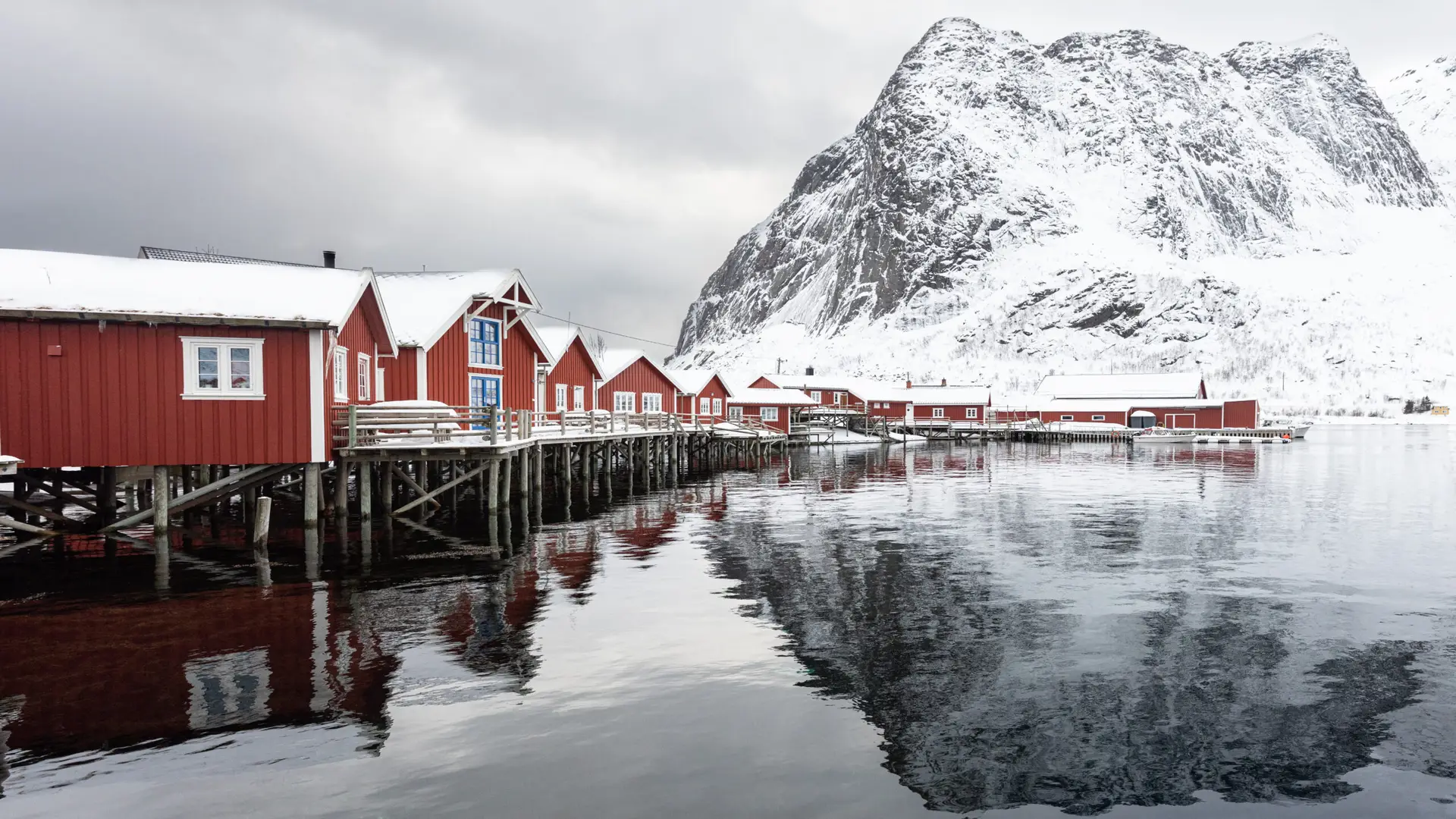 Reine in snow and grey weather